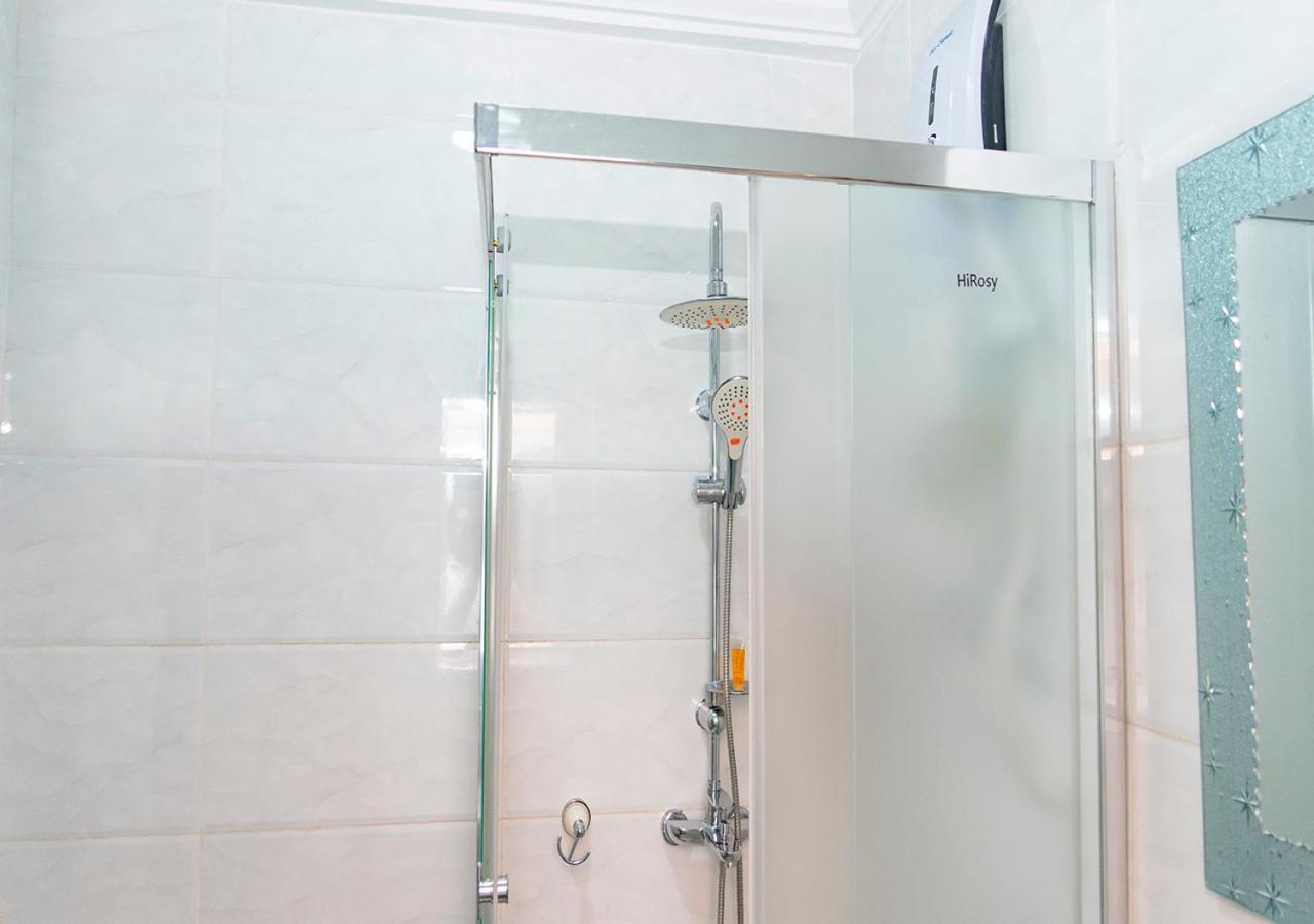 קומסי La-Viv Royal Hotel מראה חיצוני תמונה